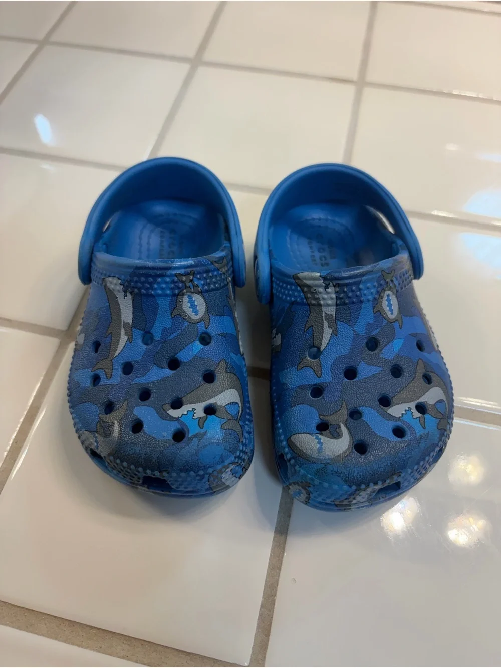 CROCS Kids Blue Shark Camo Water Clogs
